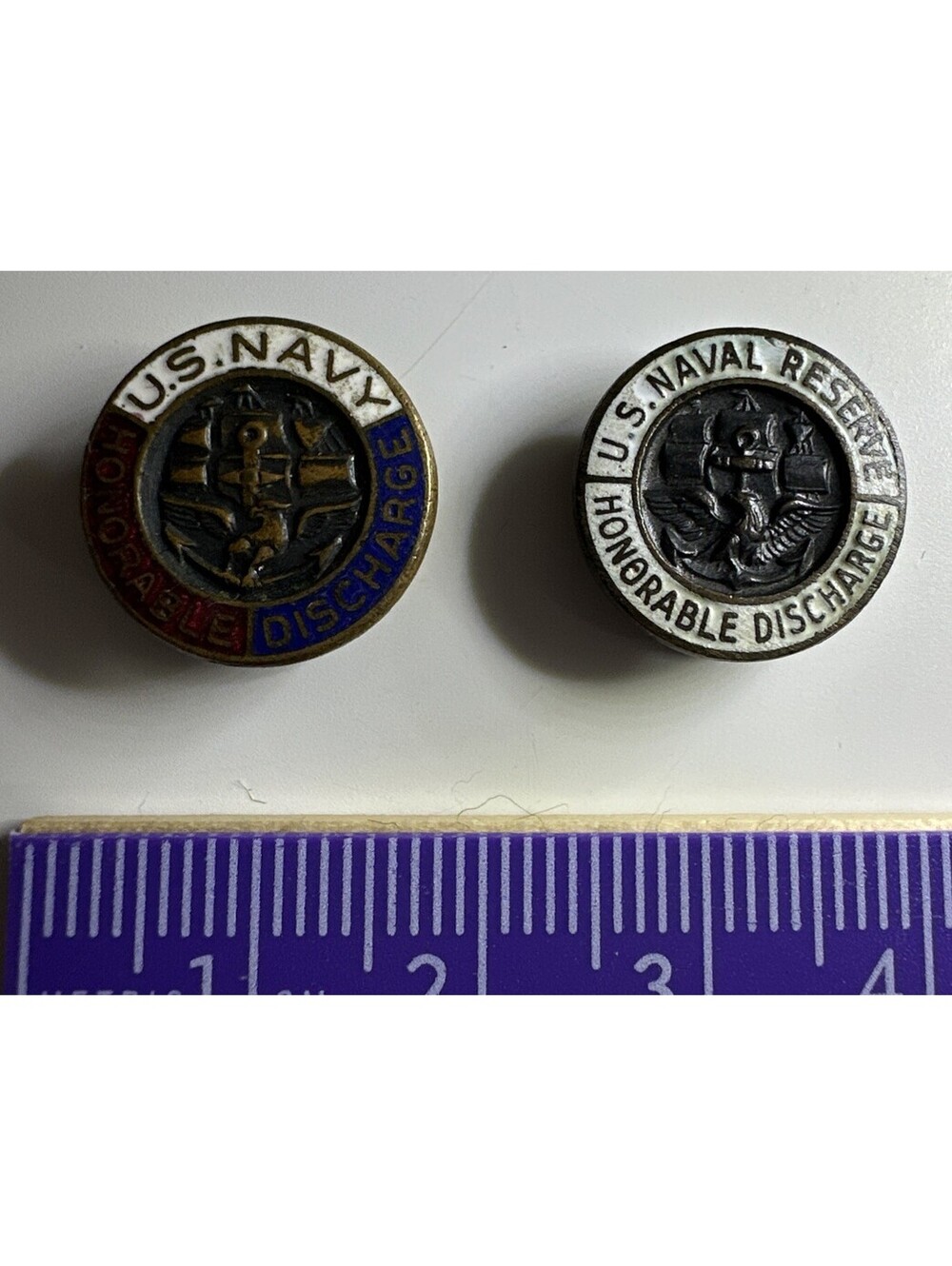 US NAVY WWII HONORABLE DISCHARGE PIN &U.S. Naval Reserve Pin